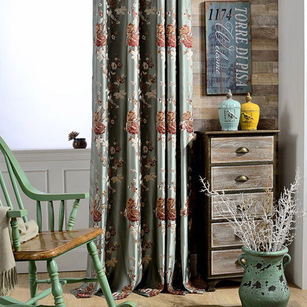 Elegant mørklægningsgardin med blomstermotiv