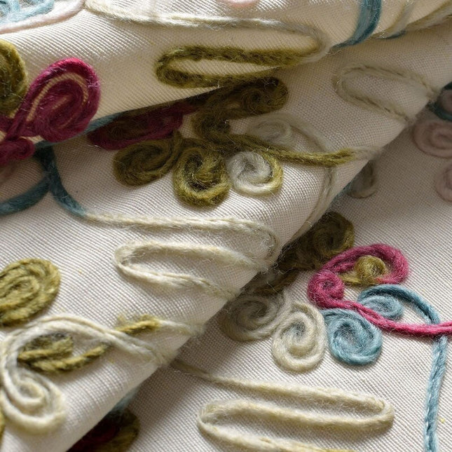 Gardin med broderet boheme-mønster