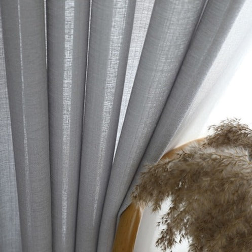 Hvidt let gardin med struktur