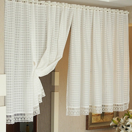 Let gardin med tern og blondekant