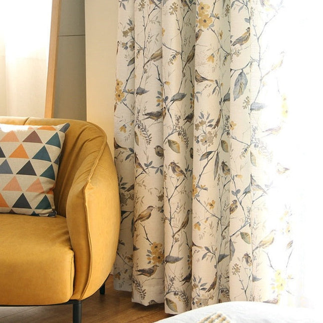 Gardin i hørlook med fugle