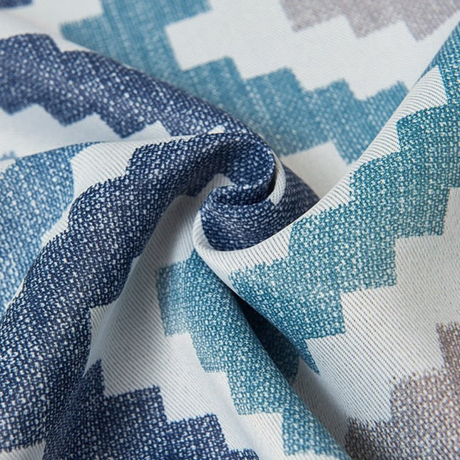 Blåt Fernil mørklægningsgardin med zigzagmønster