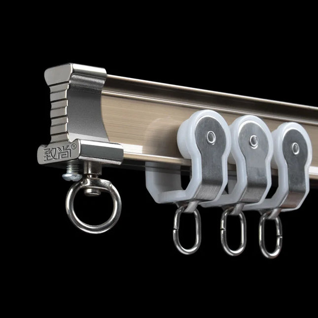 Fleksibel buet gardinskinne til loft