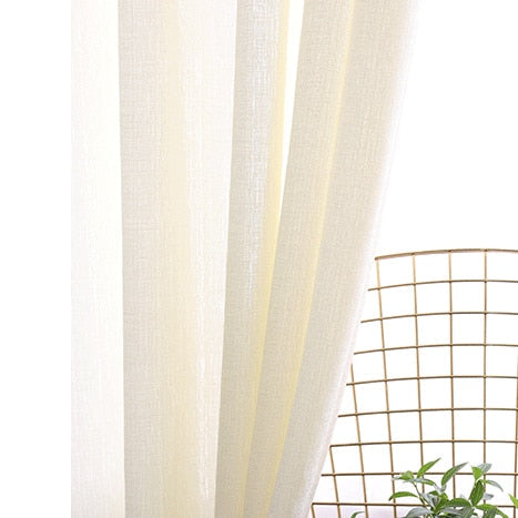 Hvidt let gardin med struktur