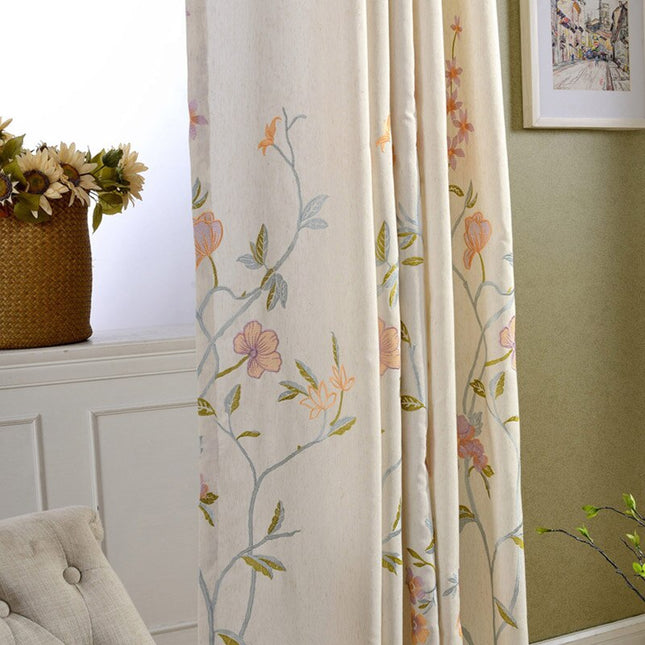 Gardin med broderet blomster design