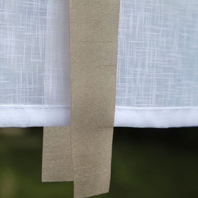 Justerbart hejsegardin med bindebånd