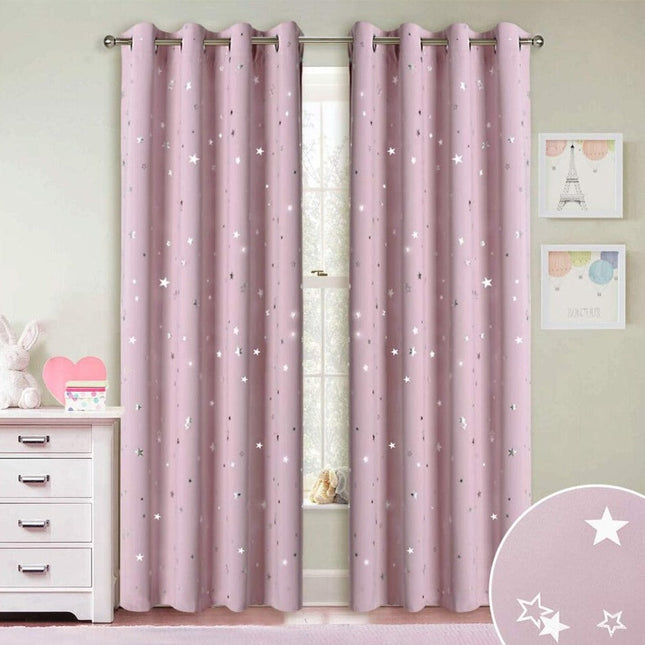 Lyserødt mørklægningsgardin med stjerner