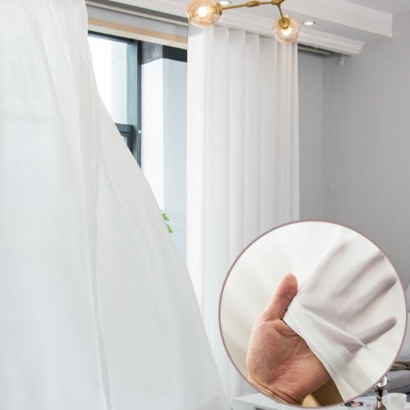 Enkelt og fint gennemsigtigt voile gardin