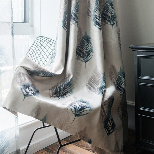 Mørklægningsgardin med moderne fjerprint design