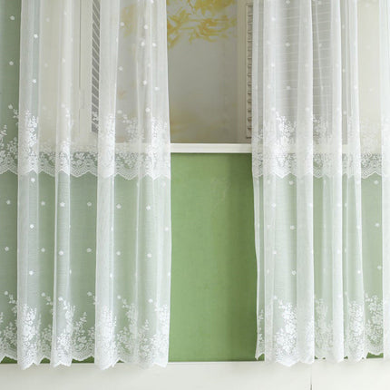 Hvidt gennemsigtigt gardin med blonder