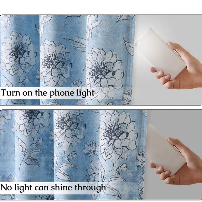 Mørklægningsgardin med blåt blomstermotiv