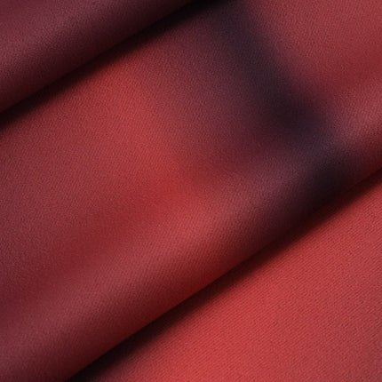 Rødt teatergardin i velour look