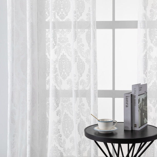 Gennemsigtigt gardin med damask mønster
