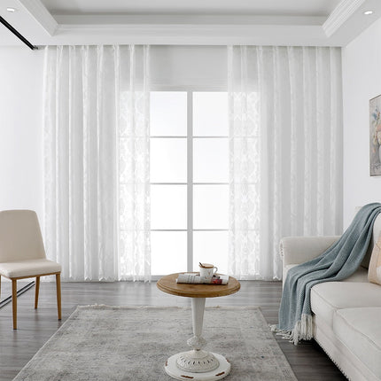Hvidt elegant voile gardin med damaskmønster