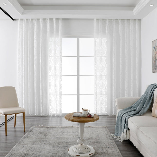 Hvidt elegant voile gardin med damaskmønster