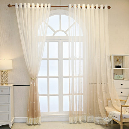 Let voile gardin med dekorative frynser