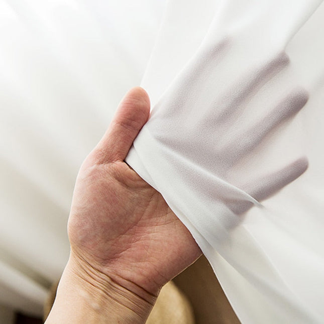 Enkelt og fint gennemsigtigt voile gardin