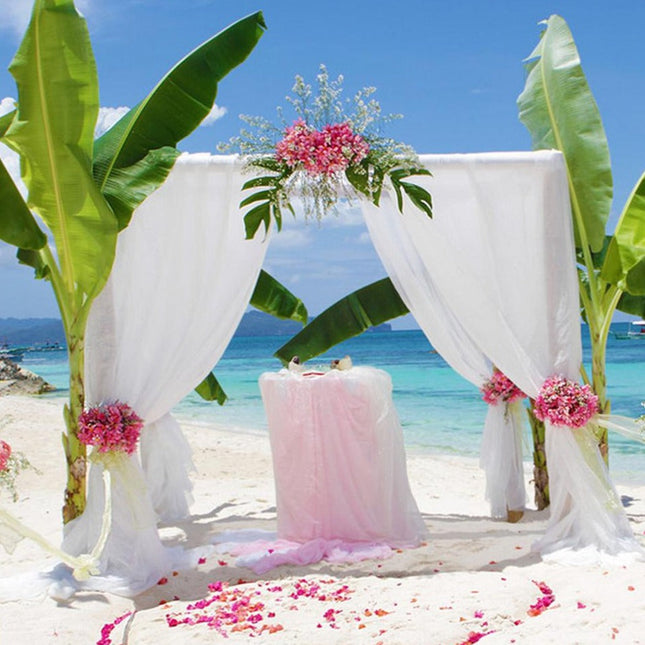 Hvidt let gardin til festdekoration