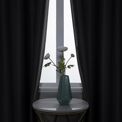 Ensfarvet gult mørklægningsgardin til stuen