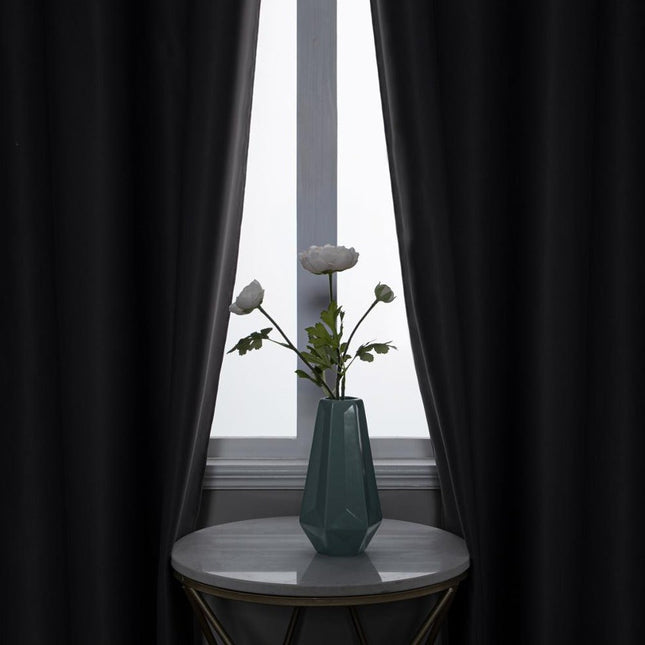 Ensfarvet gult mørklægningsgardin til stuen