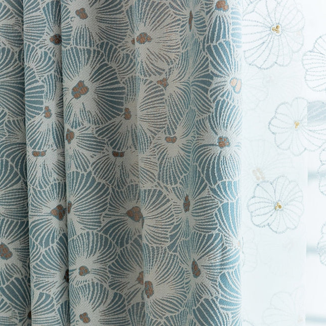 Mørklægningsgardin med flot botanisk print