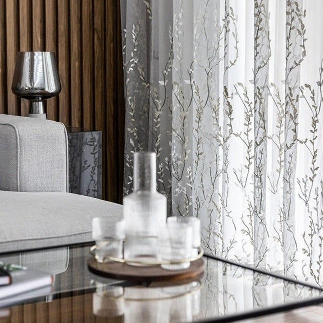 Let gardin med broderede grene