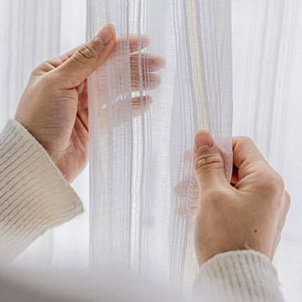 Let gardin med velcro og striber