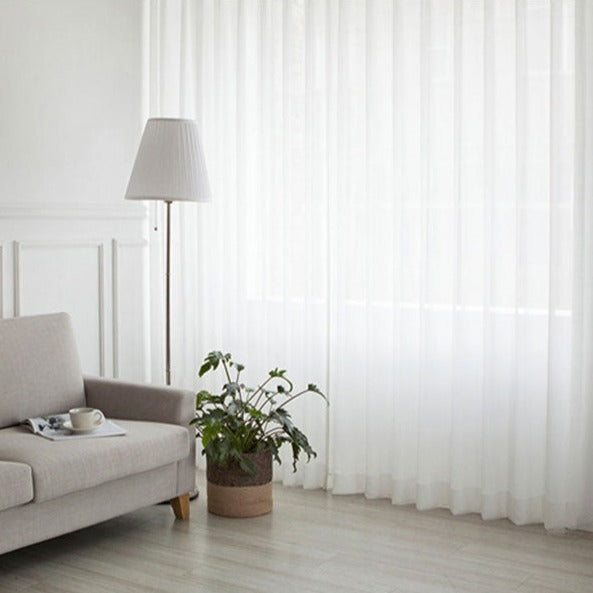 Hvidt let og luftigt gardin