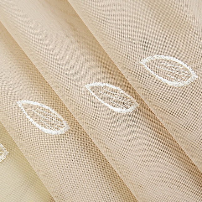 Let voile gardin med dekorative frynser