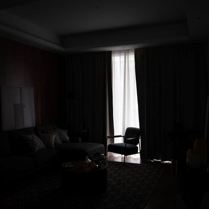 Beige mørklægningsgardin med flot hørlook