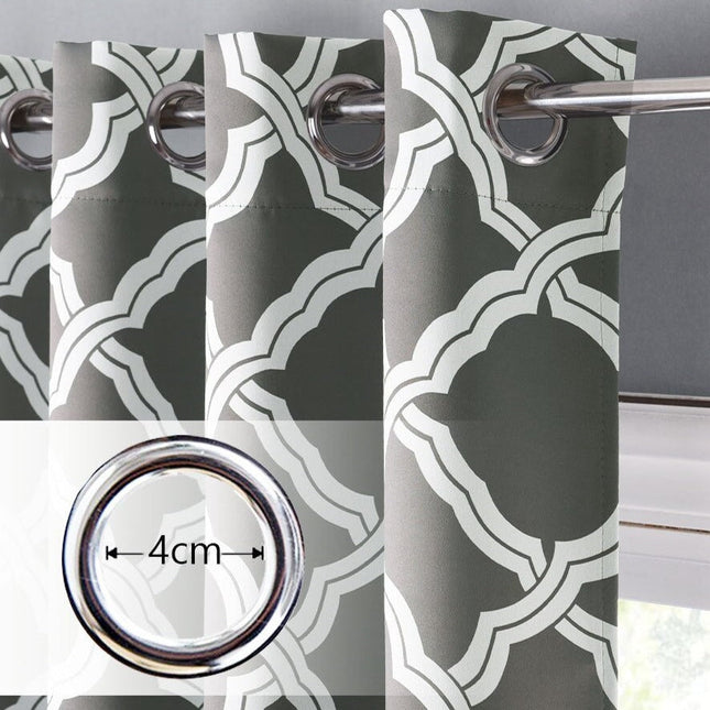 Mørklægningsgardin med hvidt marokkansk mønster