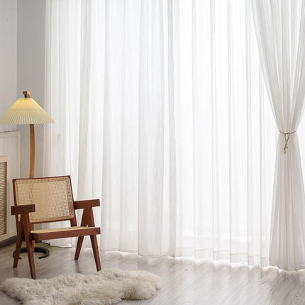 Stribet gennemsigtigt gardin til stuen