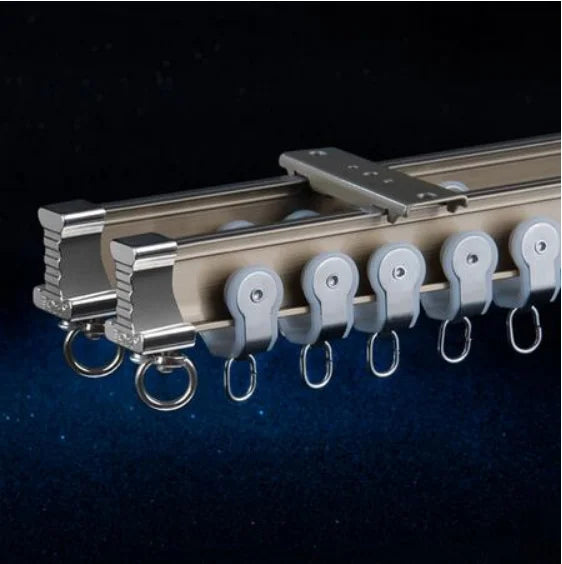 Fleksibel buet gardinskinne til loft