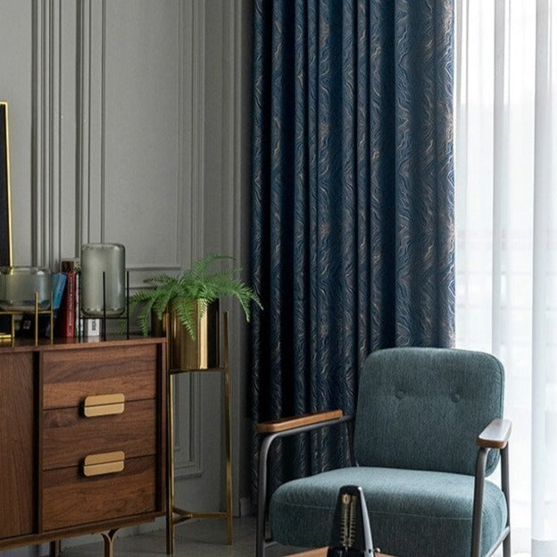 Midnatsblåt mørklægningsgardin med struktur