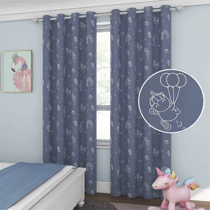 Blåt børnegardin med søde enhjørninger