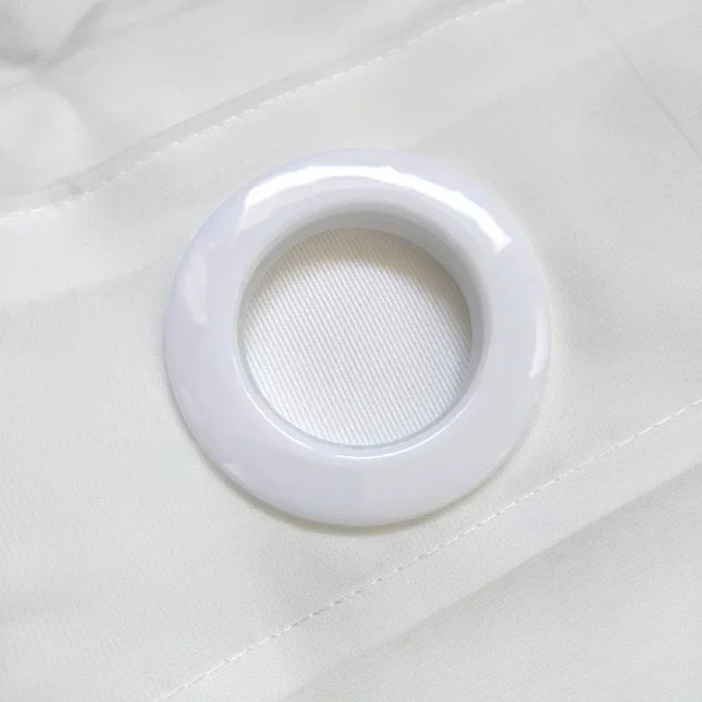 Enkelt hvidt og let voile gardin