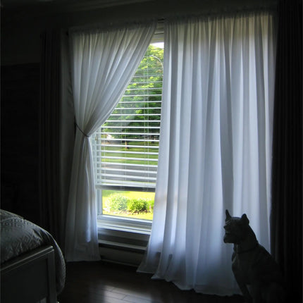 Hvidt let og luftigt gardin