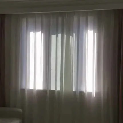 Hvidt let og luftigt gardin