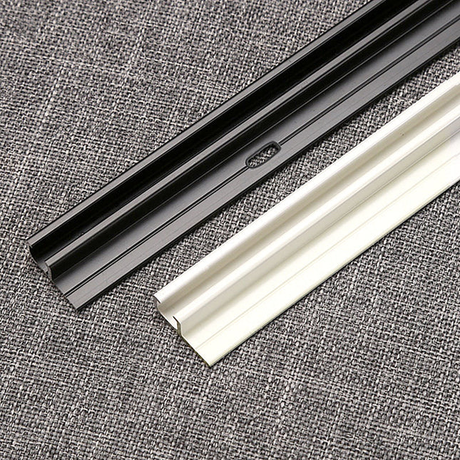 Sort gardinskinne til nem loftmontering