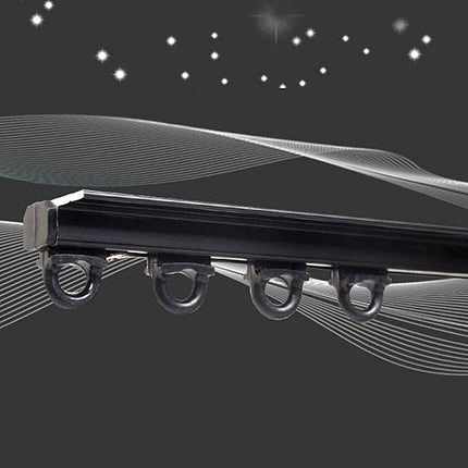 Sort gardinskinne til nem loftmontering