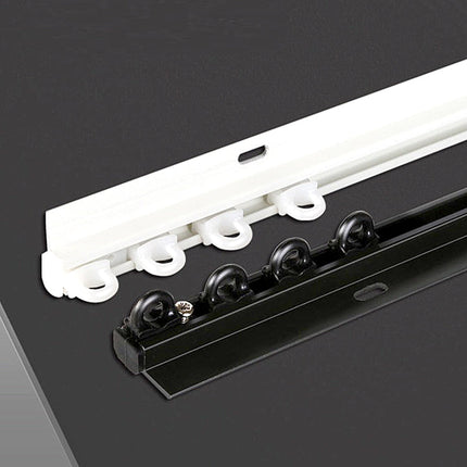 Sort gardinskinne til nem loftmontering