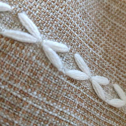 Tofarvet gardin i beige og brun