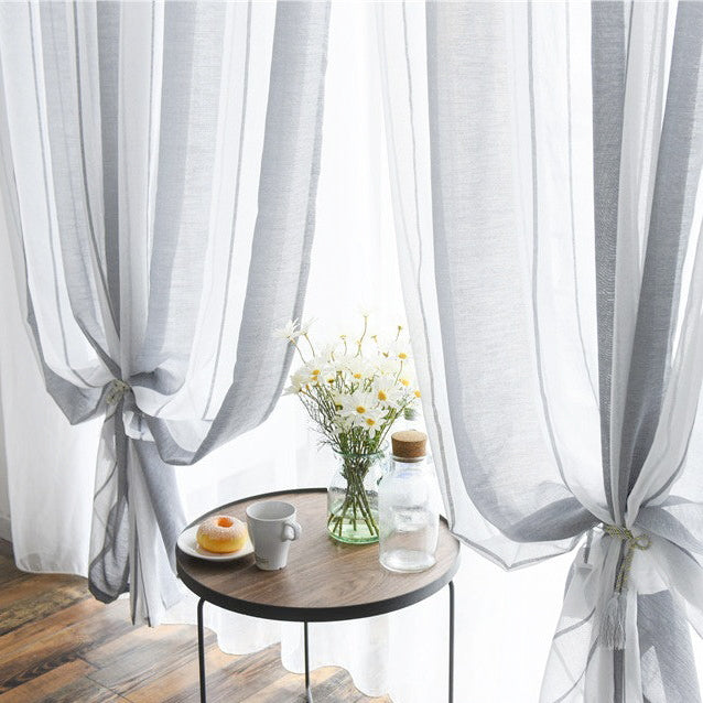 Moderne stribet gennemsigtigt gardin til stue