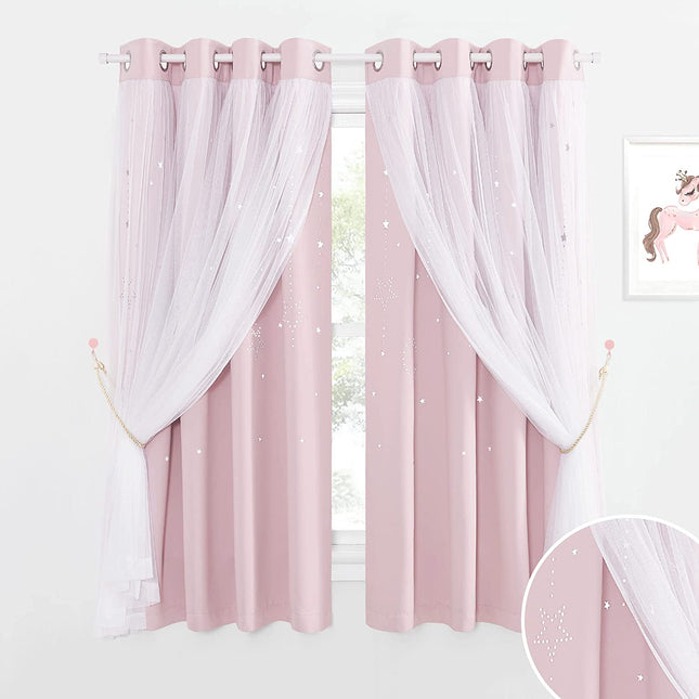 Lyserødt gardin med stjerne-tyl overlay