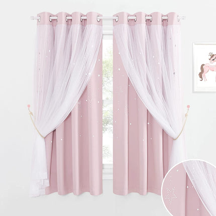 Lyserødt gardin med stjerne-tyl overlay