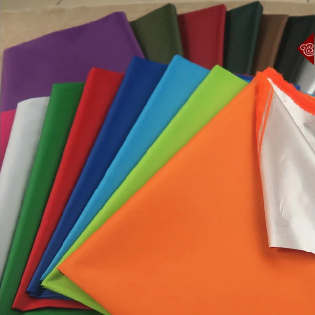 Tykt mørklægningsstof til gardiner