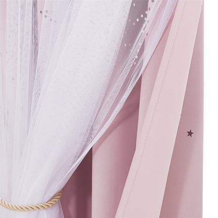Lyserødt gardin med stjerne-tyl overlay