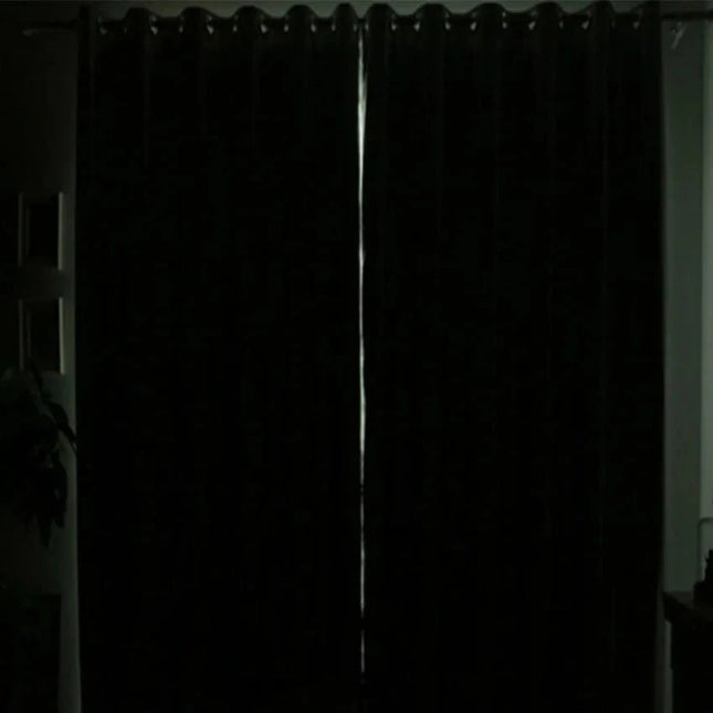 Sort mørklægningsstof med sølvbelægning