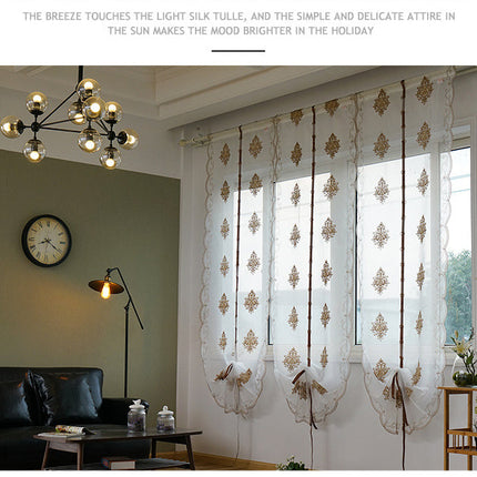 Hejsegardin i voile med fin broderi