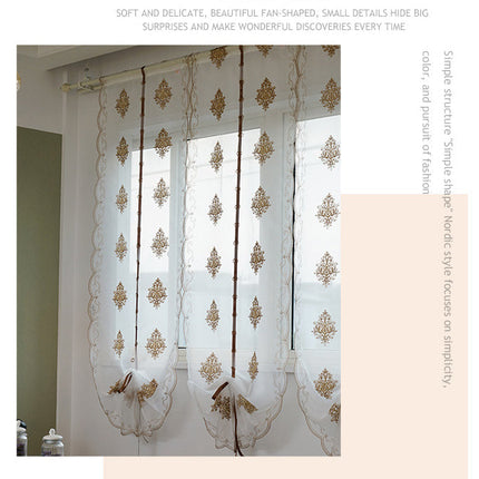 Hejsegardin i voile med fin broderi